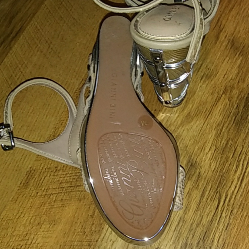 Shoes - Picture 4 of 4